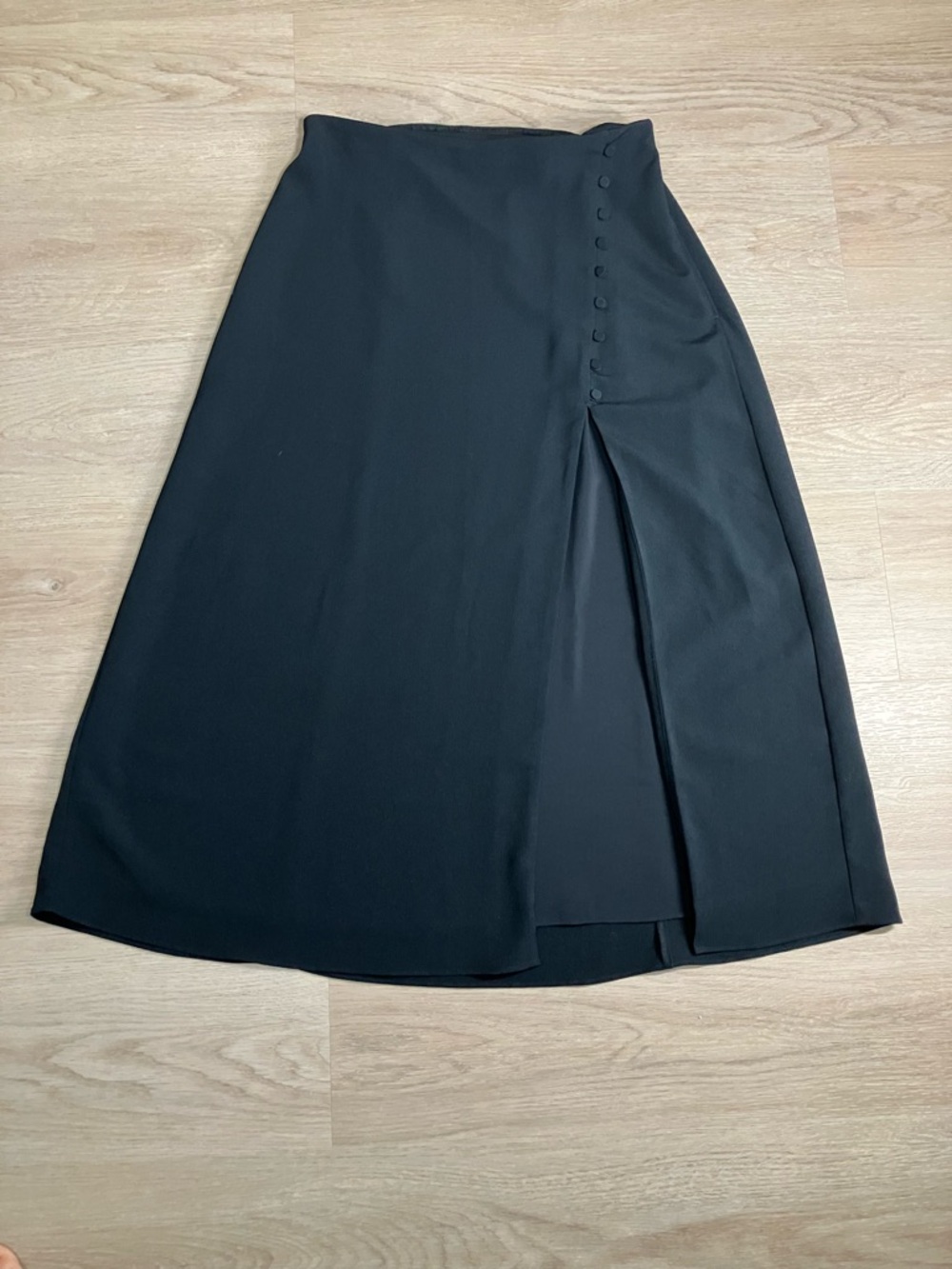 Abercrombie & Fitch high side slit size S - Picture 2 of 6